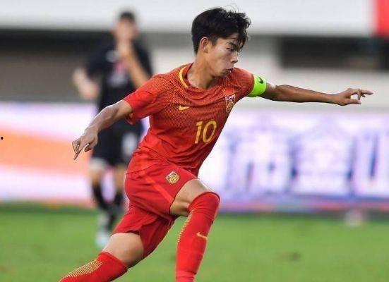 队长足球爆料视频最新,揭秘新赛季转会风云与赛场焦点  第3张